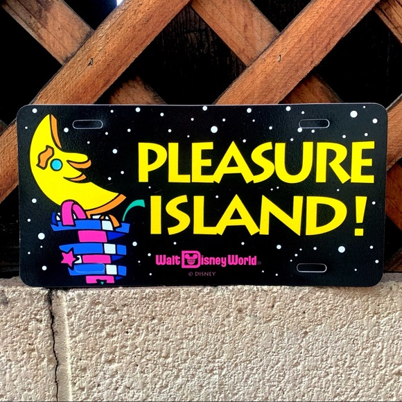 Disney’s Pleasure Island License Plate Decal (original) - Picture 10 of 15